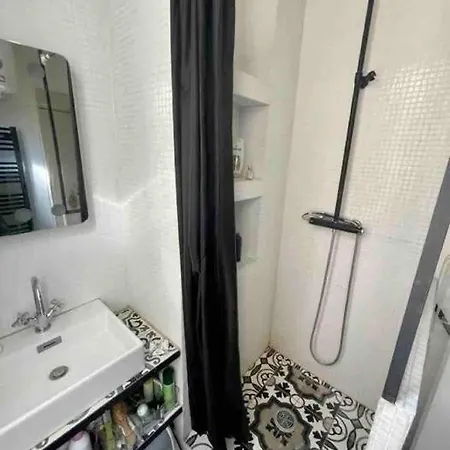 Apartament Charmant 2 Pieces A Gambetta Paryż